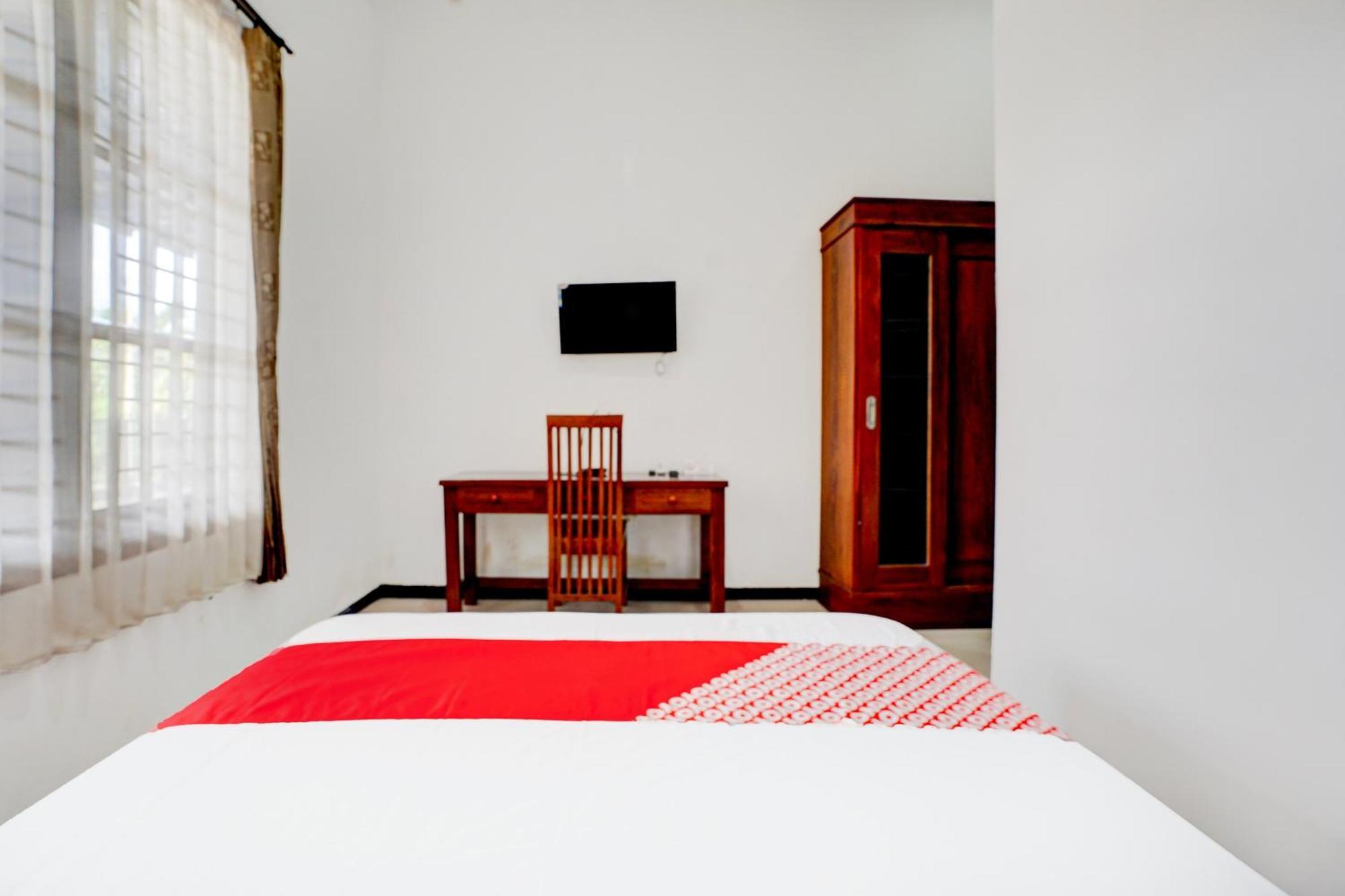 Oyo Life 93083 Nova Jaya 3 Homestay Syariah Lamongan المظهر الخارجي الصورة